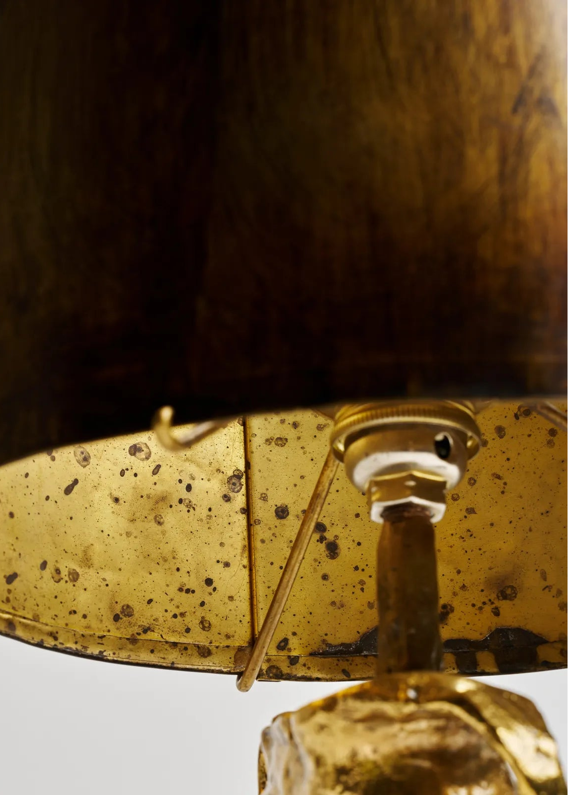 THE STERNON TABLE LAMP