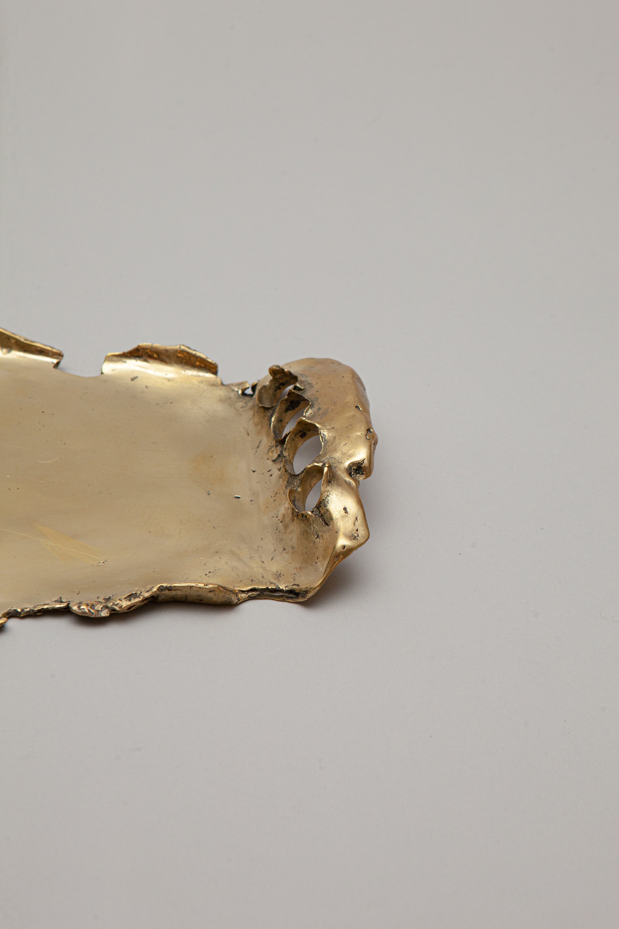 THE STRETCHED SERVING TRAY