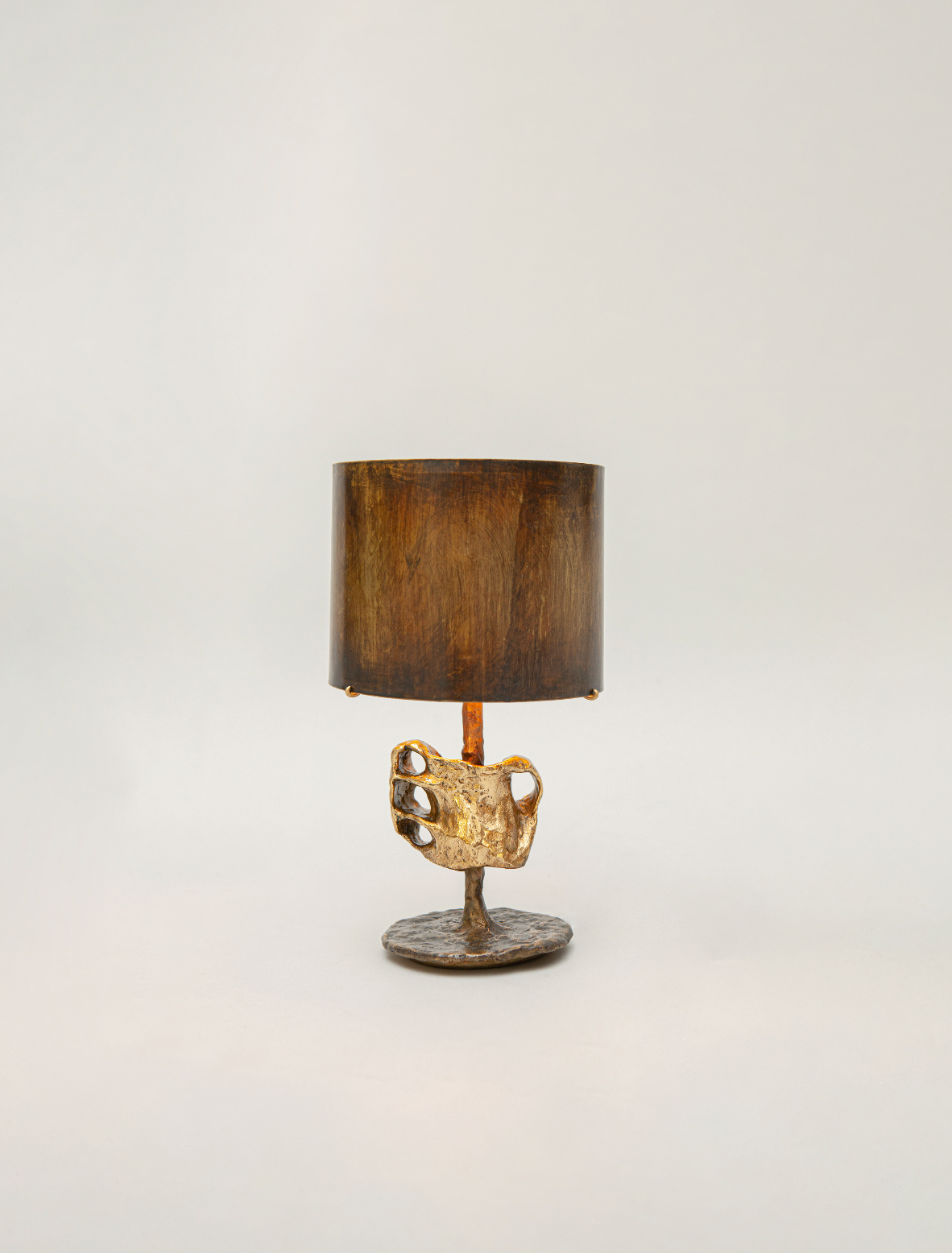 THE STERNON TABLE LAMP