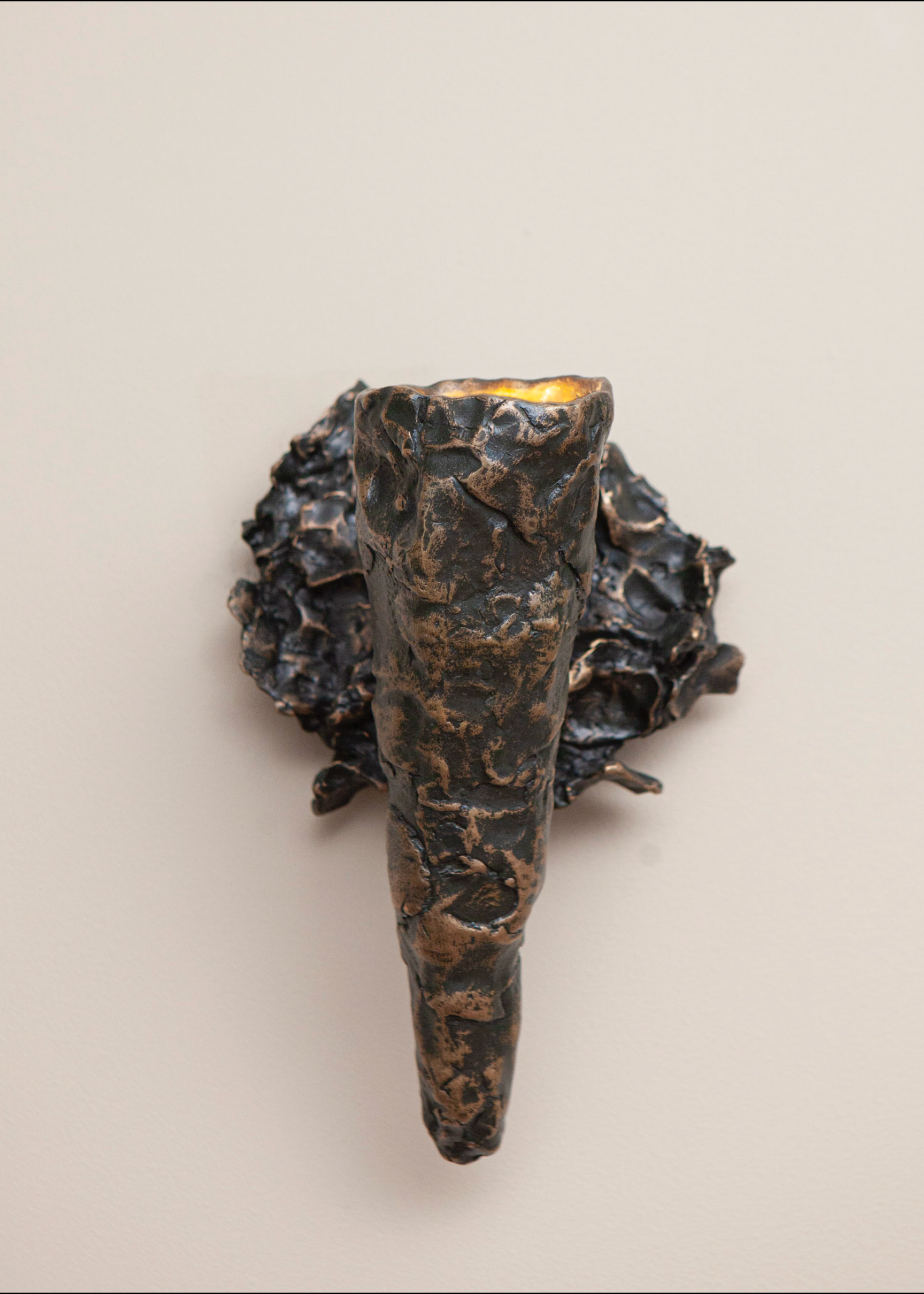 THE KALATHOS SCONCE