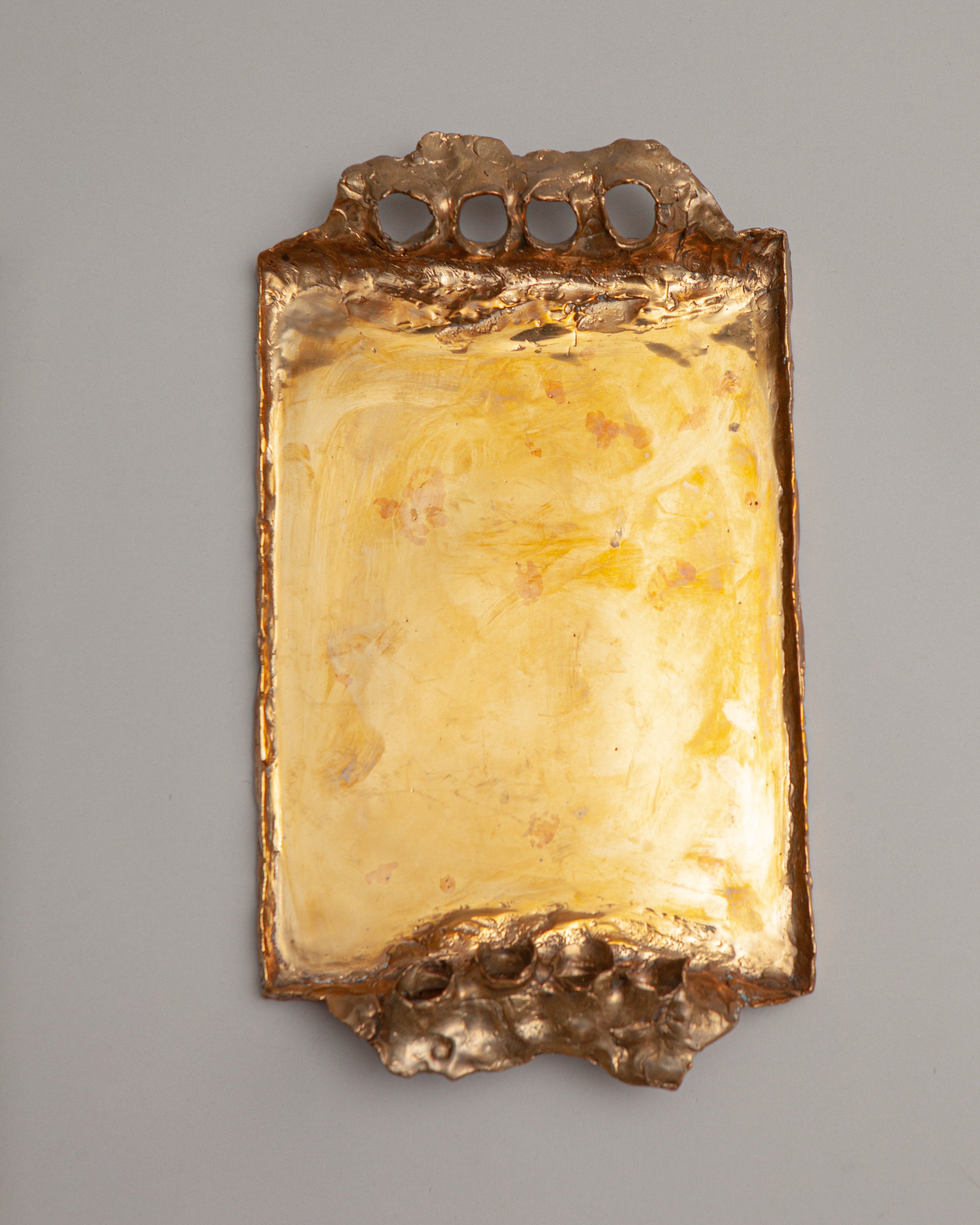 THE COMPACT SERVING TRAY IN BRONZE – VAGUJHELYI