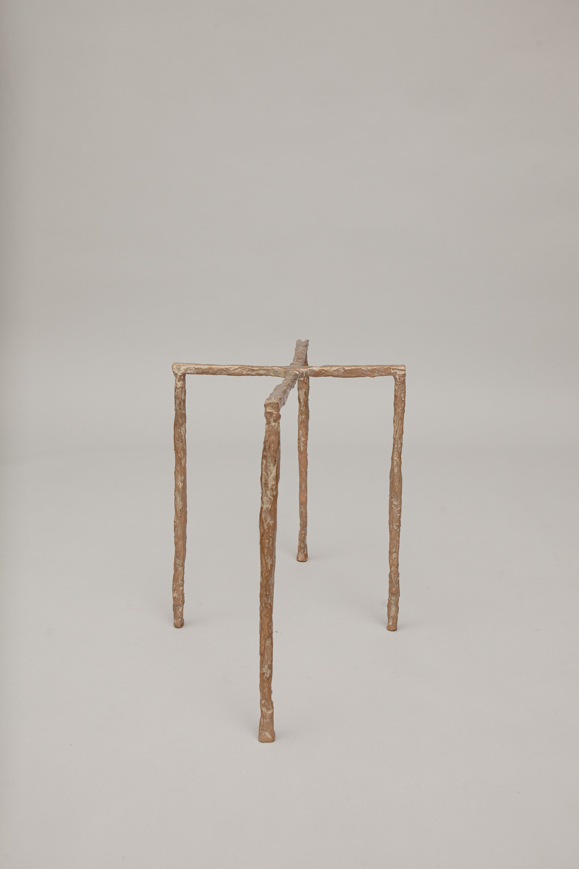 THE STRETCHED ORNAMENTAL TABLE